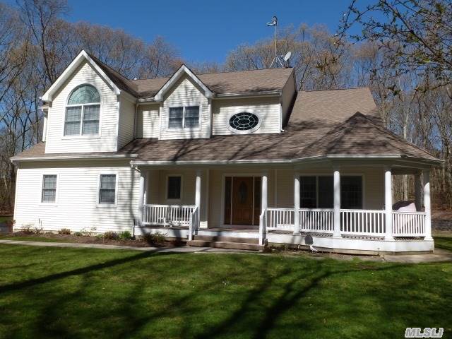 #1 photo, 301 Little Plains Road, سوفولك Huntington , NY 11743