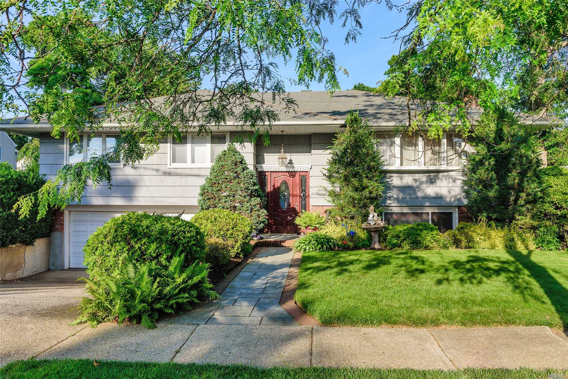 #1 photo, 1929 Schermerhorn Street, North Merrick , NY 11566