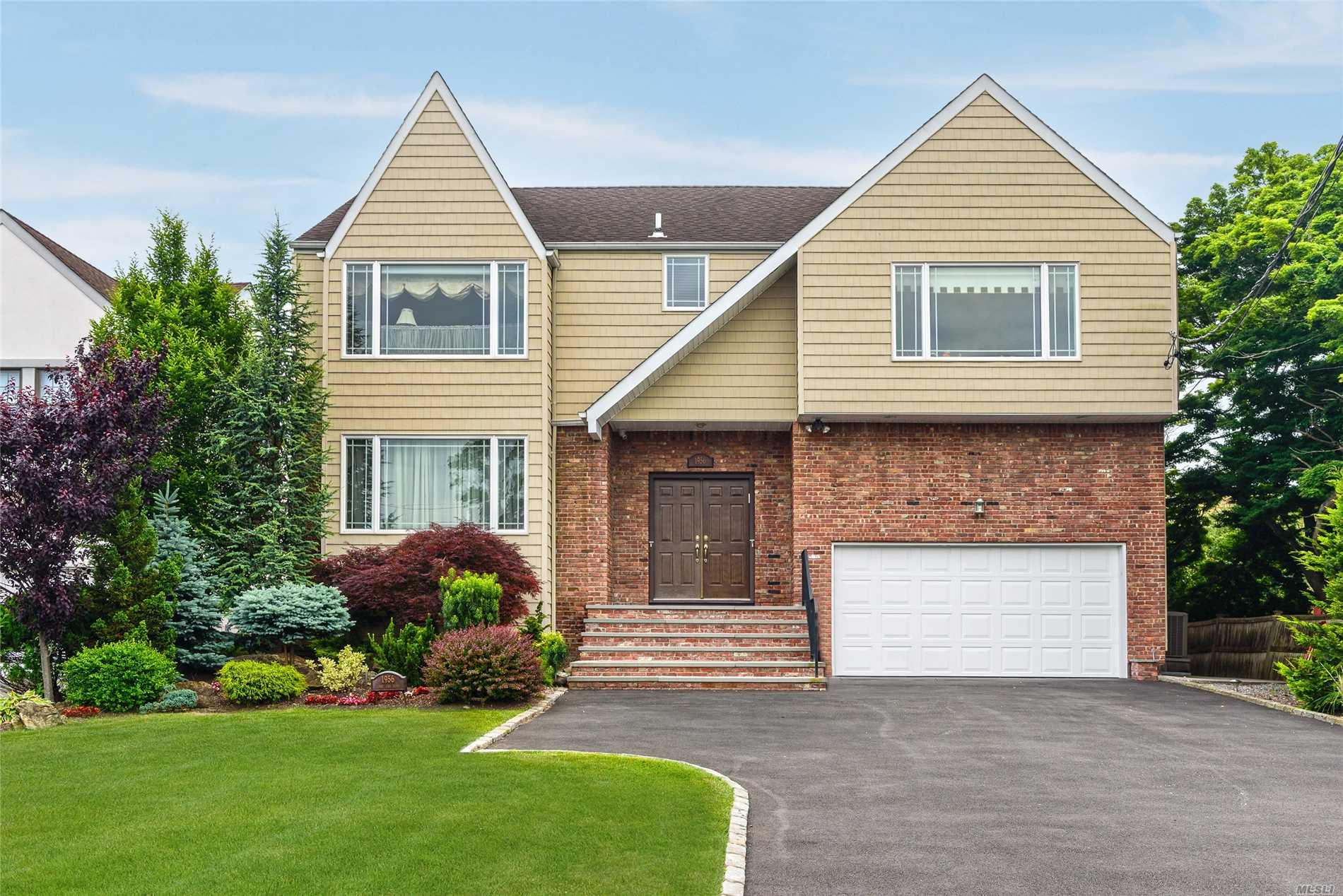 #1 photo, 1956 Lake End Road, Merrick , NY 11566