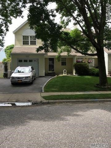 #1 photo, 38 Cedar Street, সাফোক কাউন্টি Central Islip , NY 11722