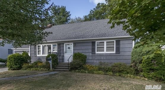 #1 photo, 10 Cheshire Avenue, Syosset , NY 11791