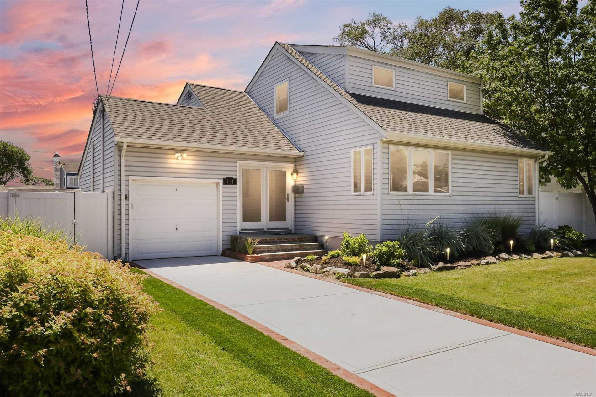 #1 photo, 111 E Hampton Road, Lindenhurst , NY 11757