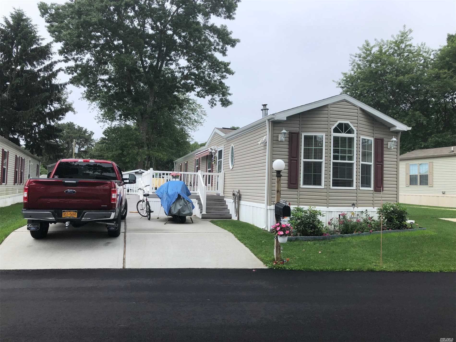 #1 photo, 1661-171 Old Country Road, Riverhead , NY 11901