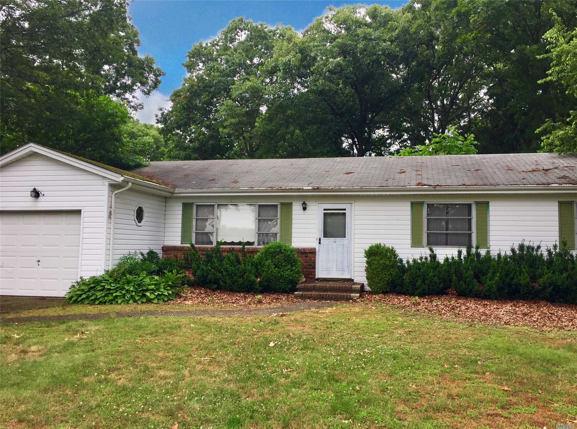 #1 photo, 278 Lowell, सफ़ोक काउंटी Sayville , NY 11782