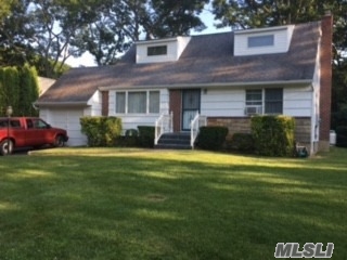 #1 photo, 4 Robinson Street, 롱 아일랜드 Shoreham , NY 11786