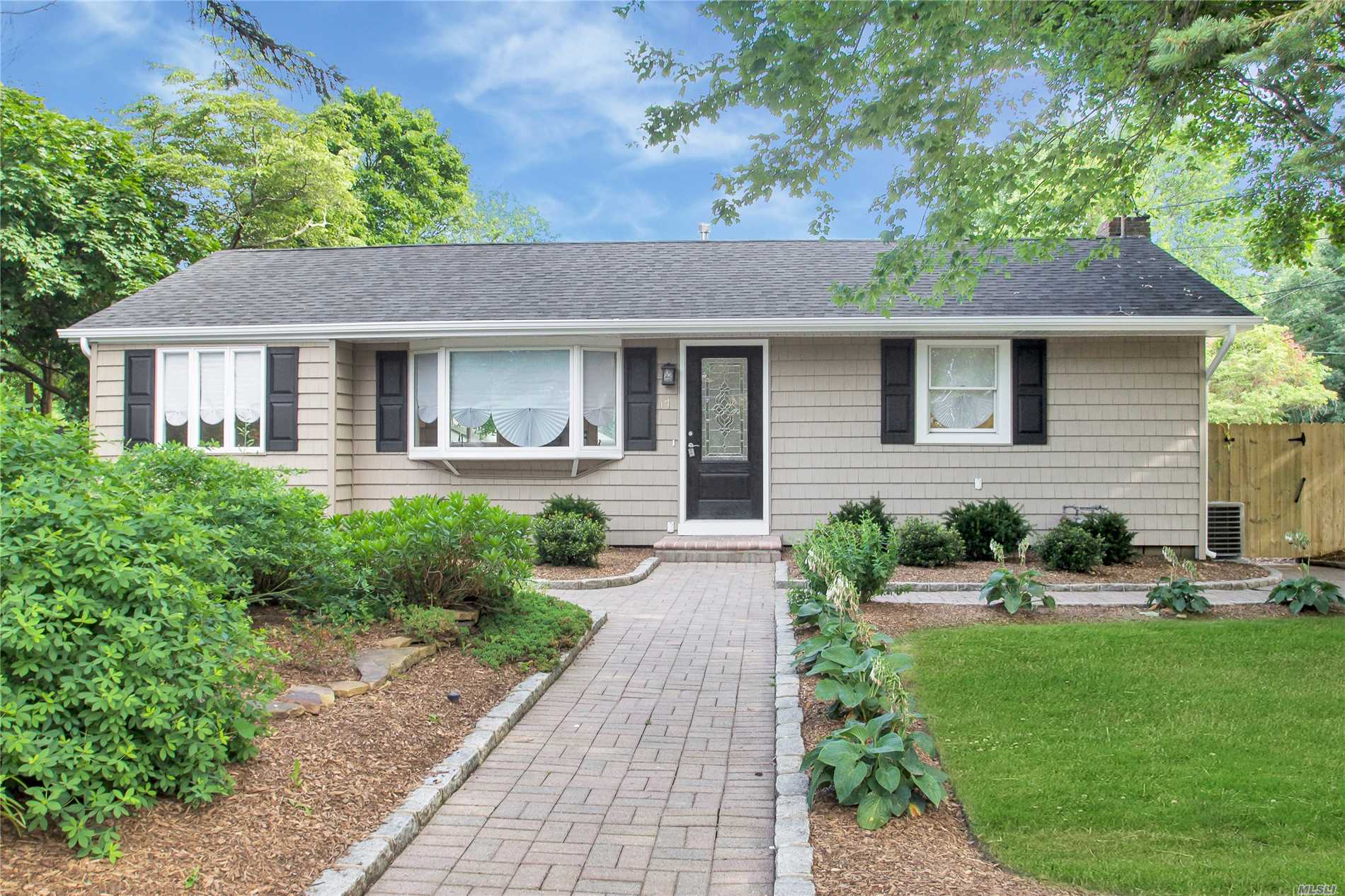 #1 photo, 17 Bourne Boulevard, Bohemia , NY 11716