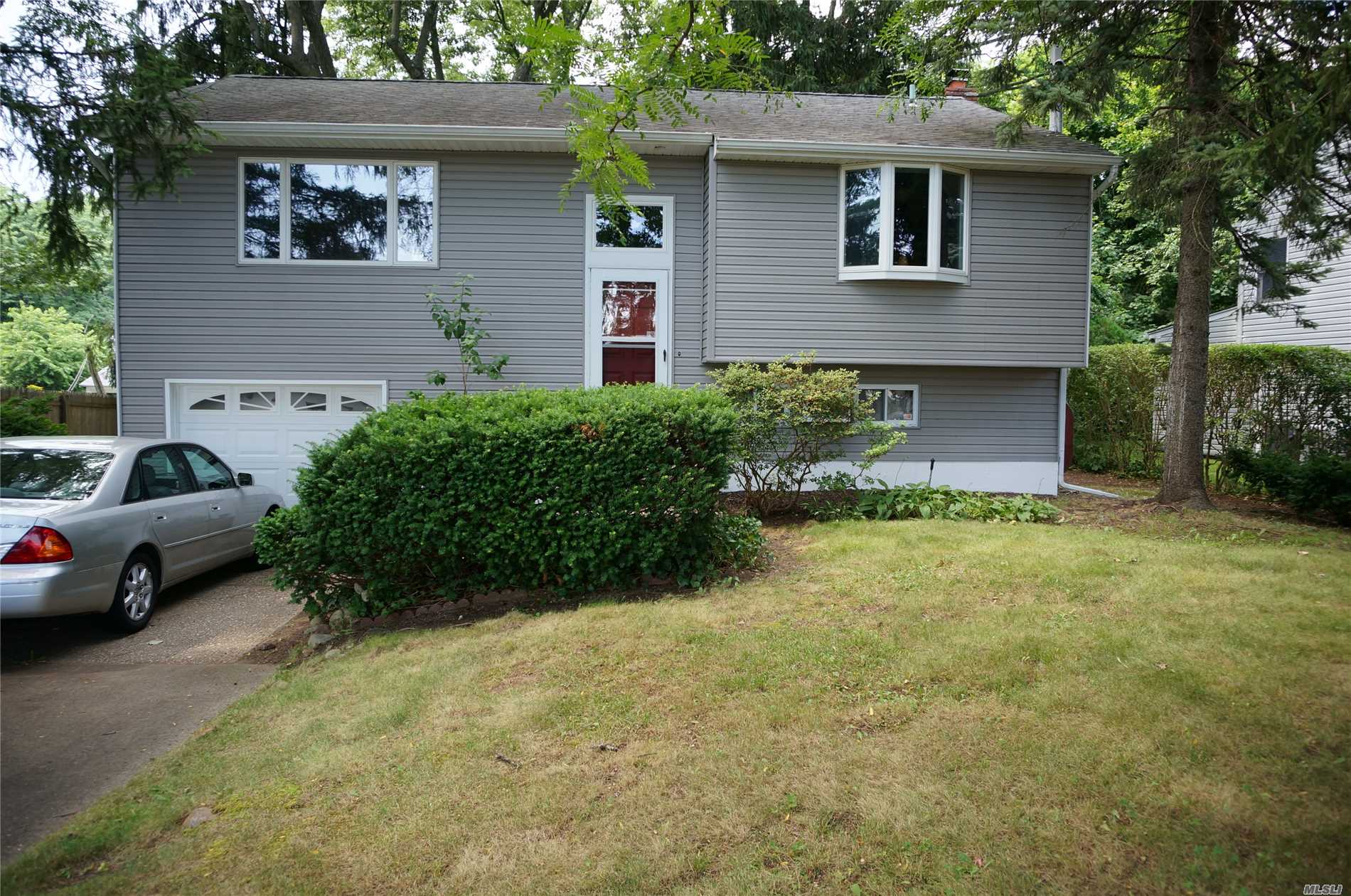 #1 photo, 439 Broadway, サフォーク郡 Huntington , NY 11743