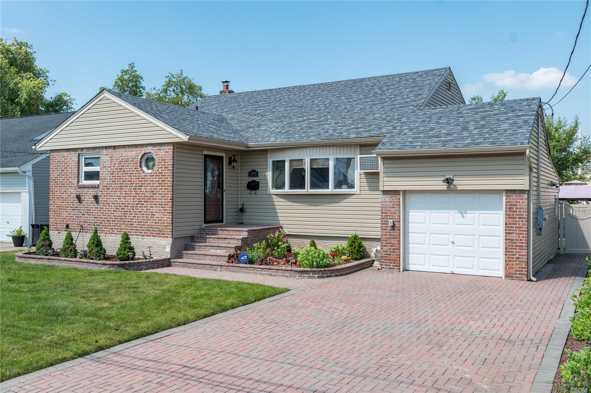 #1 photo, 372 Nassau Avenue, Freeport , NY 11520
