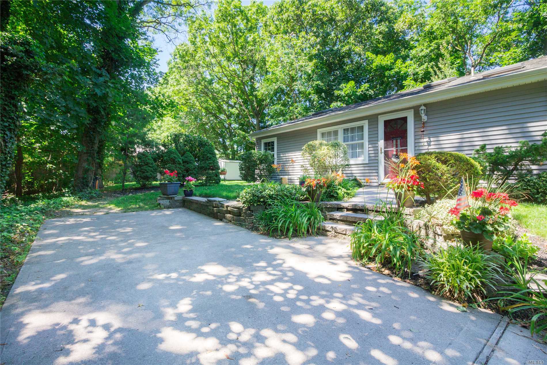 #1 photo, 106 Iroquois Street, Ronkonkoma , NY 11779