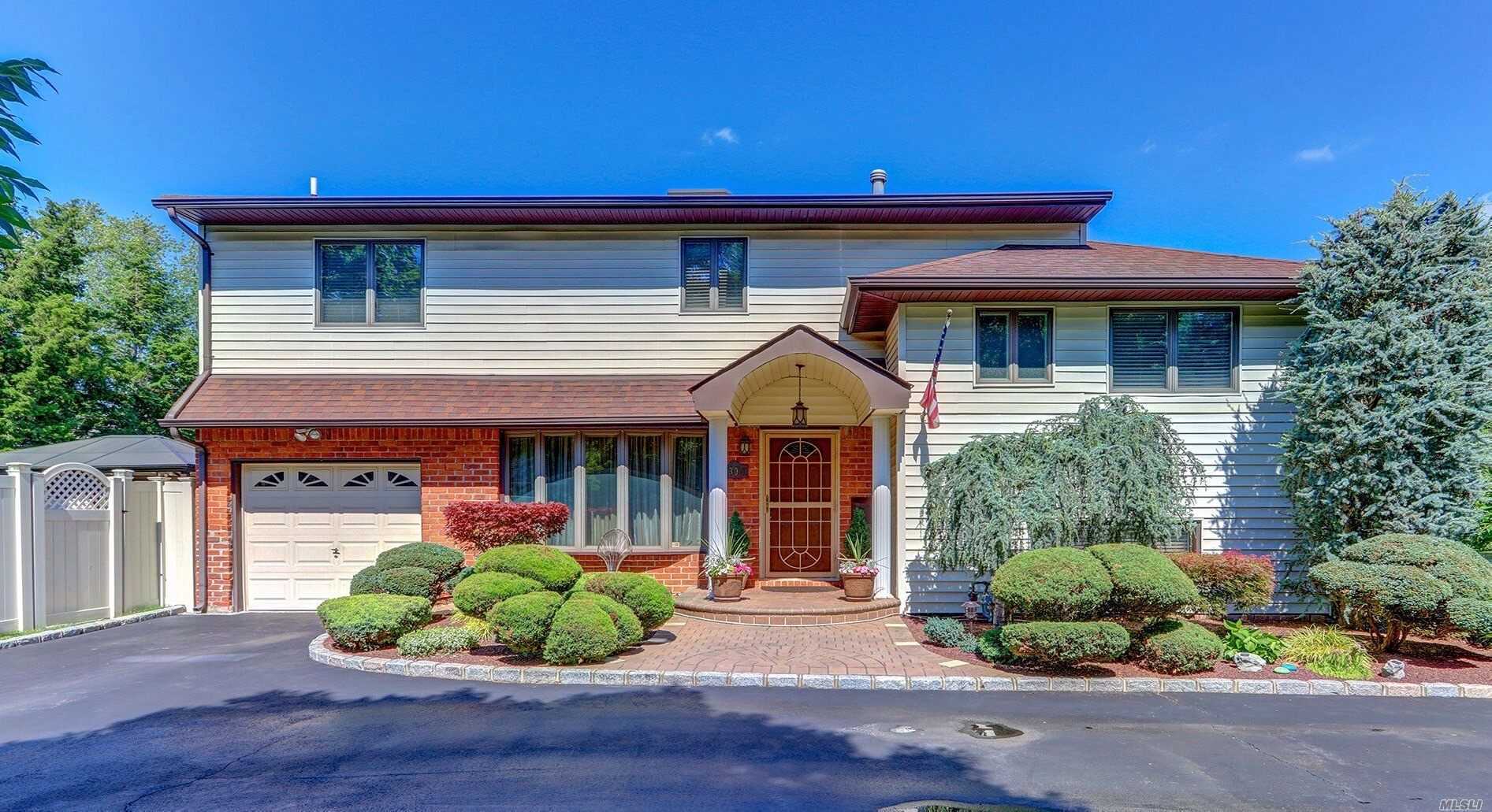 #1 photo, 30 Wiltshire Drive, Commack , NY 11725