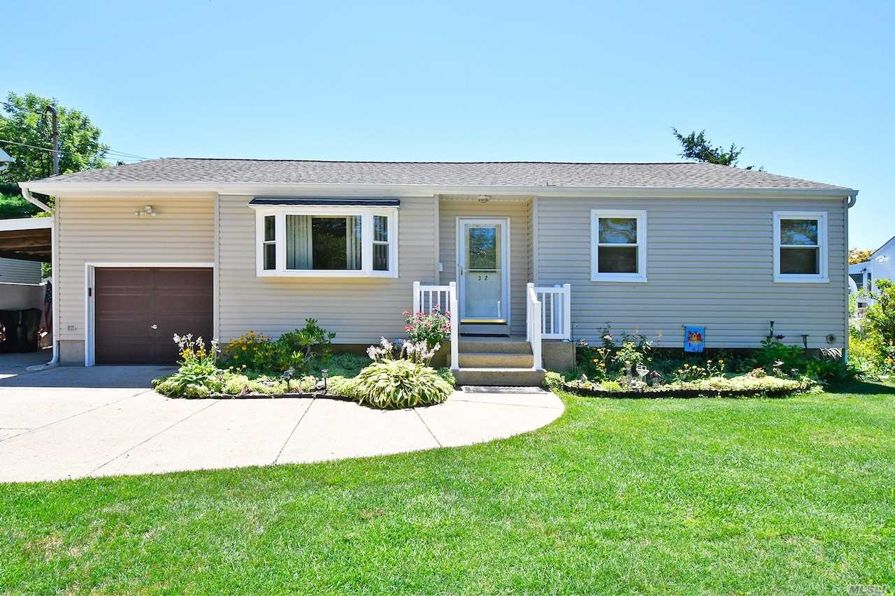 #1 photo, 32 46th Street, Islip , NY 11751