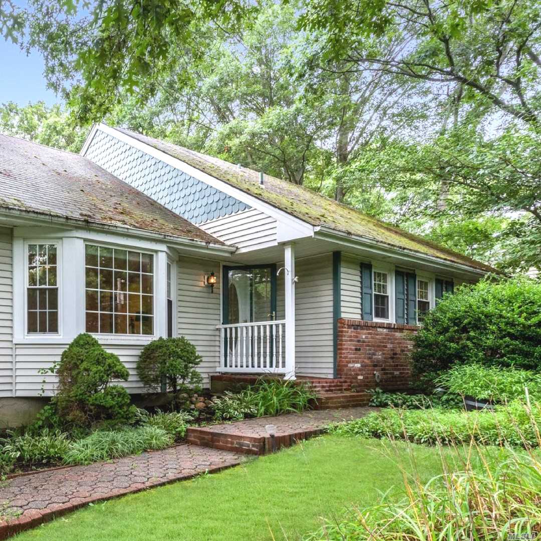 #1 photo, 22 Corie Court, 롱 아일랜드 Port Jefferson , NY 11777