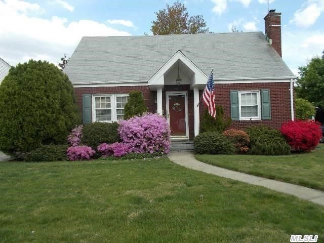 #1 photo, 12 Briarcliff Drive, North Merrick , NY 11566