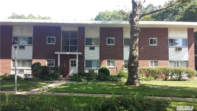 #1 photo, 125 Hempstead Garden Drive, ناسو West Hempstead , NY 11552