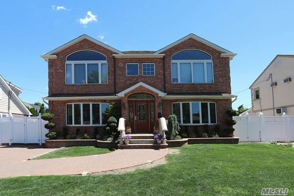 #1 photo, 22 Midtown Road, নাসাউ কাউন্টি Carle Place , NY 11514