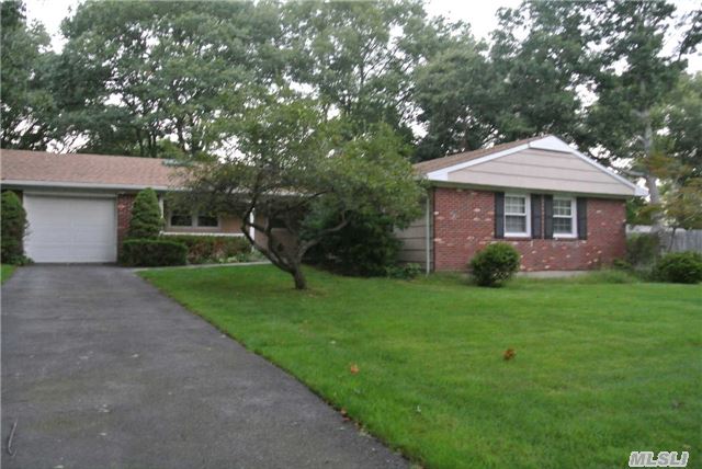 #1 photo, 3 Wycomb Court, Coram , NY 11727