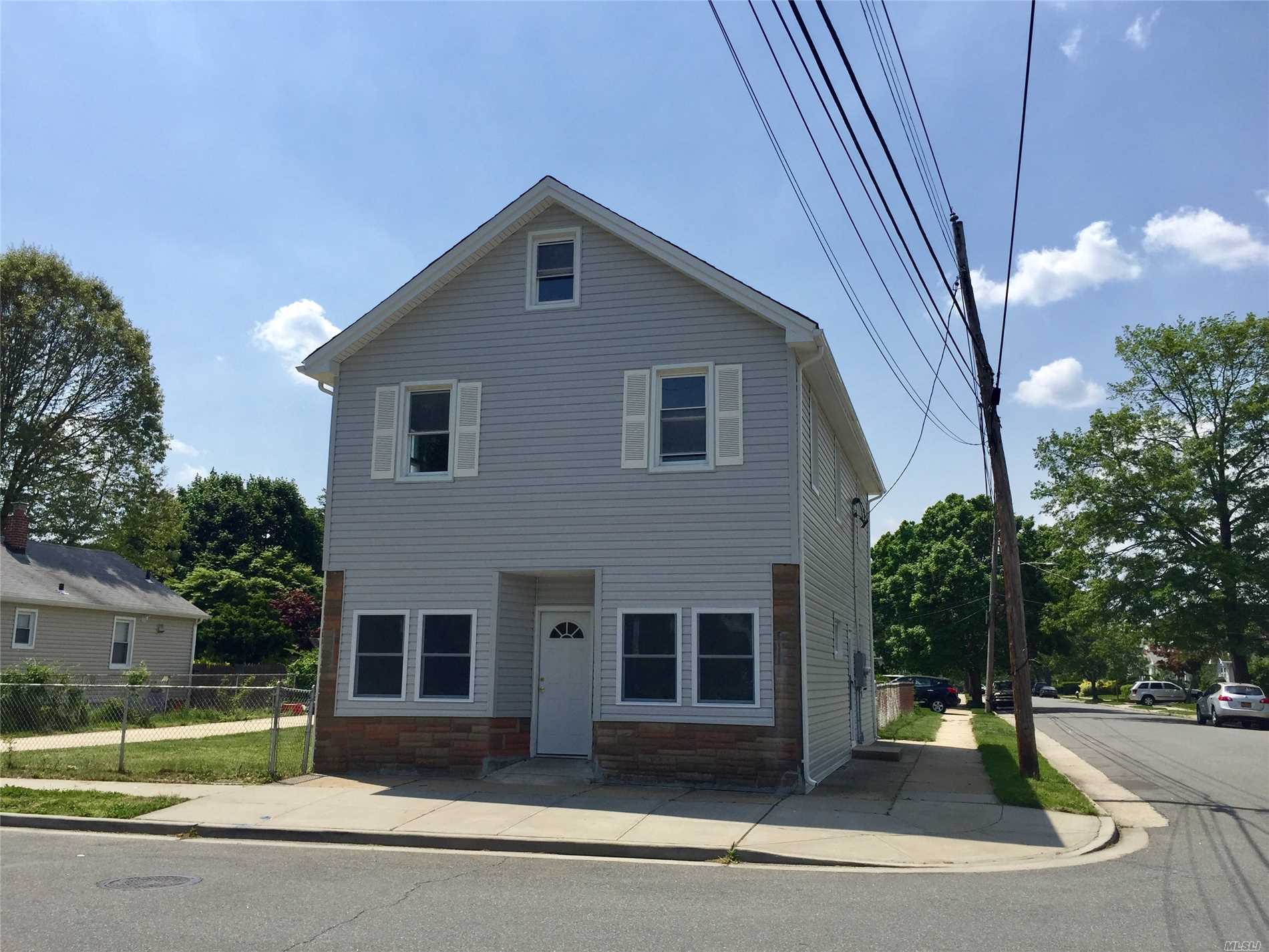 #1 photo, 596 Jennings Avenue, ナッソー郡 West Hempstead , NY 11552