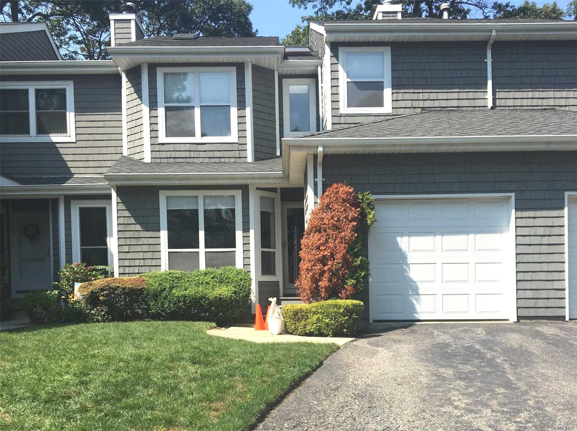#1 photo, 25 Wildberry Court, 东长岛 康马克 Commack , NY 11725