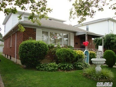 #1 photo, 157-36 16 Avenue, 皇后区 白石镇 Whitestone , NY 11357