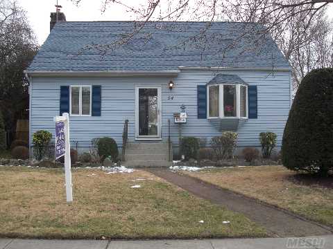 #1 photo, 54 Sullivan Rd, Farmingdale , NY 11735