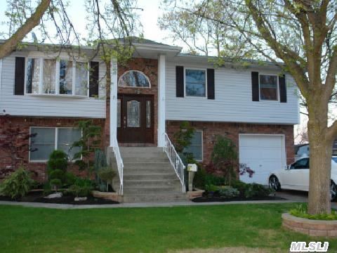 #1 photo, 72 N Indiana Avenue, Lindenhurst , NY 11757