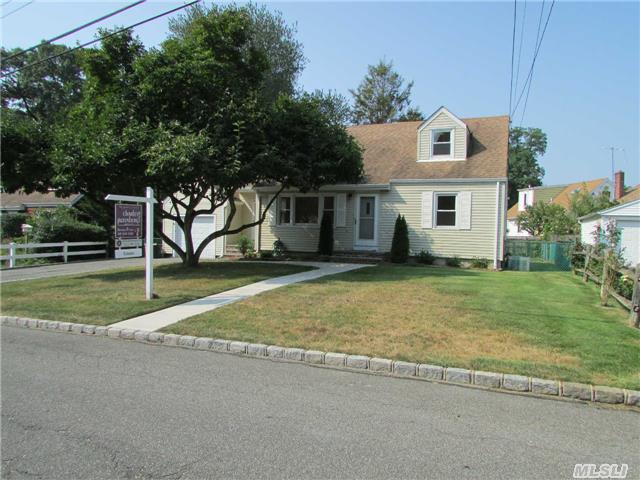 #1 photo, 29 Thorney Ave, Huntington Sta , NY 11746