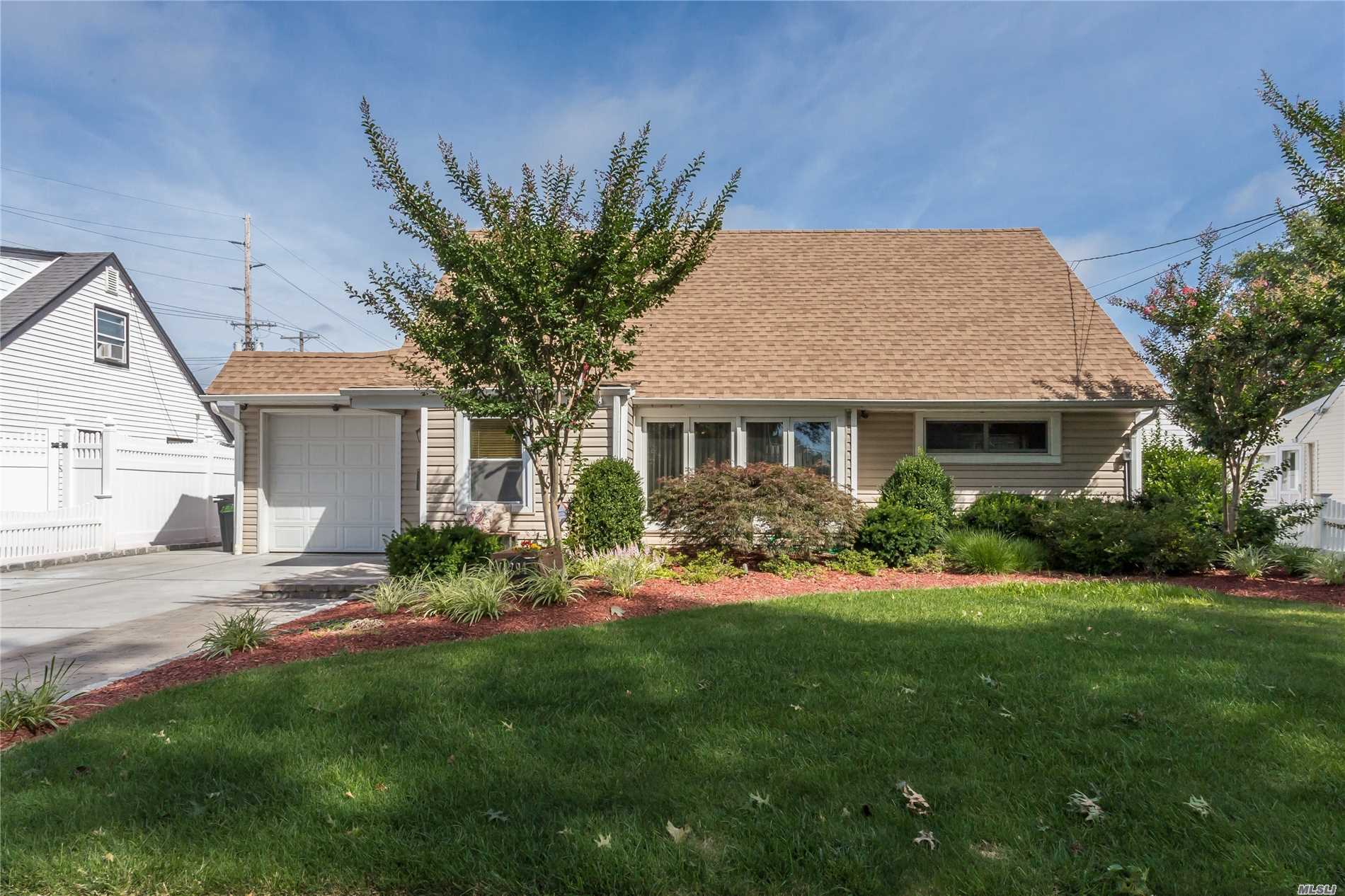 #1 photo, 1294 Waverly Street, ナッソー郡 Hewlett , NY 11557