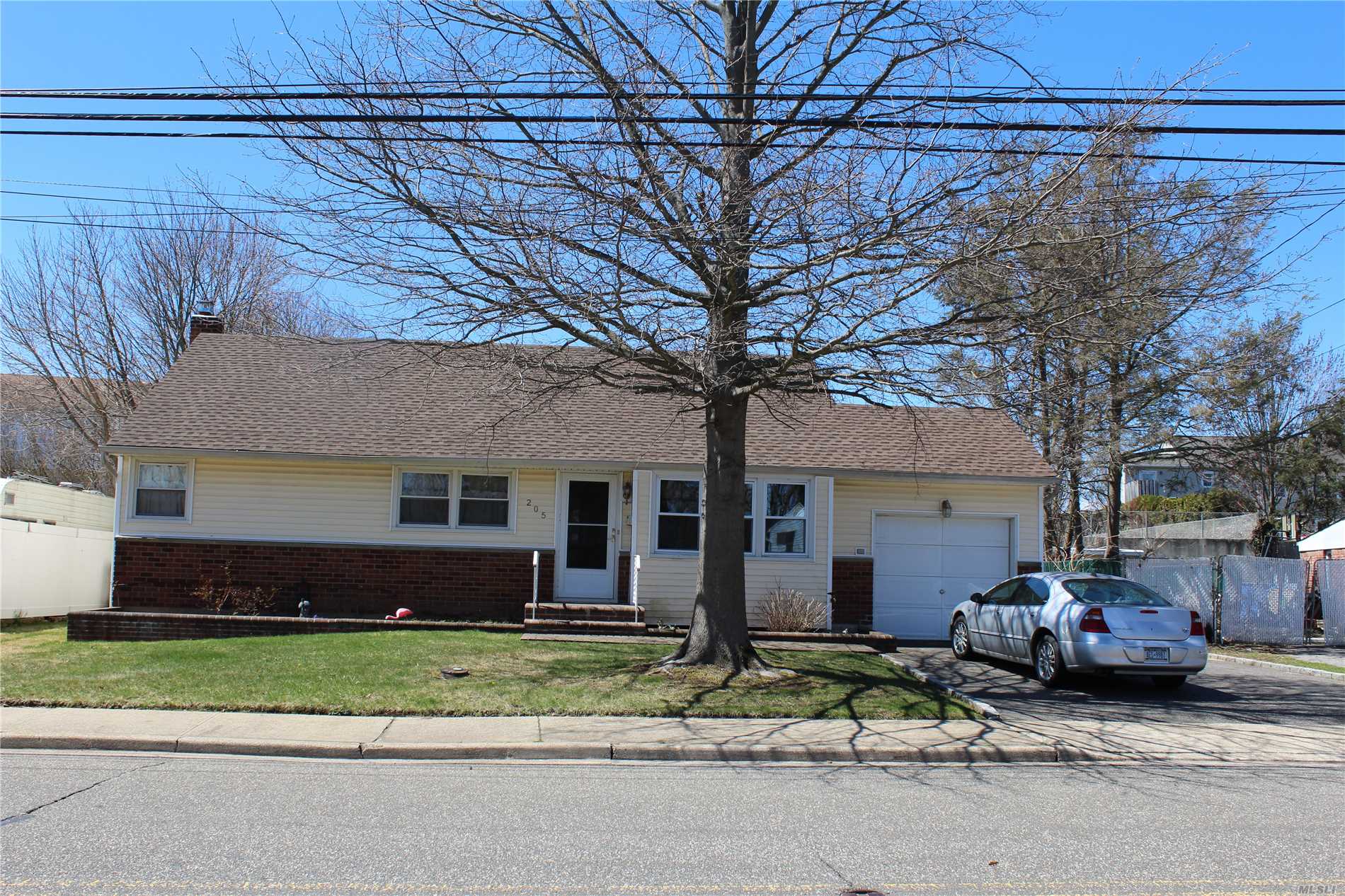 #1 photo, 205 Central Park Rd, Plainview , NY 11803