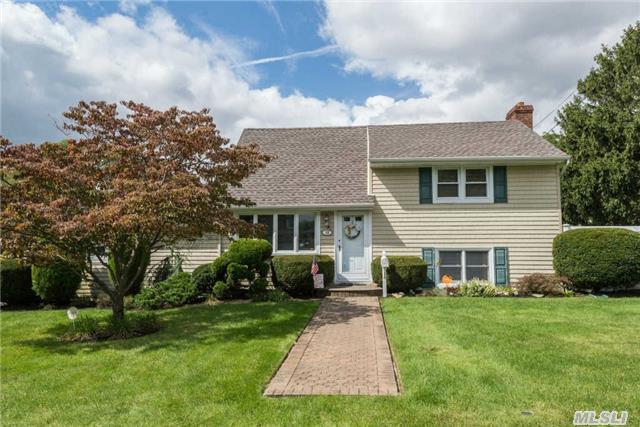 #1 photo, 15 Arctic St, Bay Shore , NY 11706