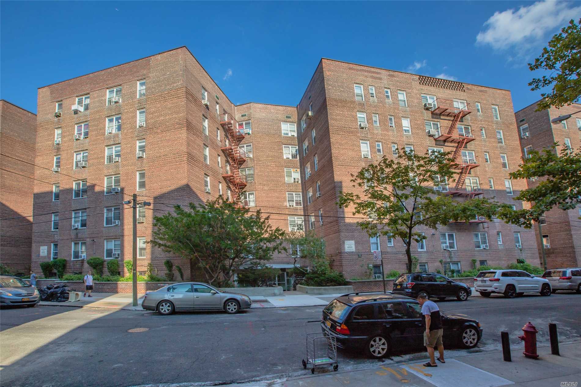 #1 photo, 42-25 80 Street, クイーンズ区 Elmhurst , NY 11373