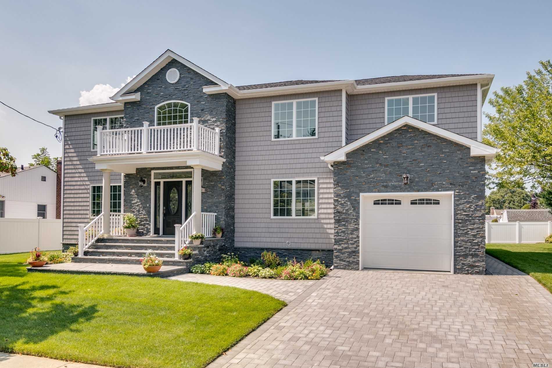 #1 photo, 56 Spruce Street, ناسو Hicksville , NY 11801