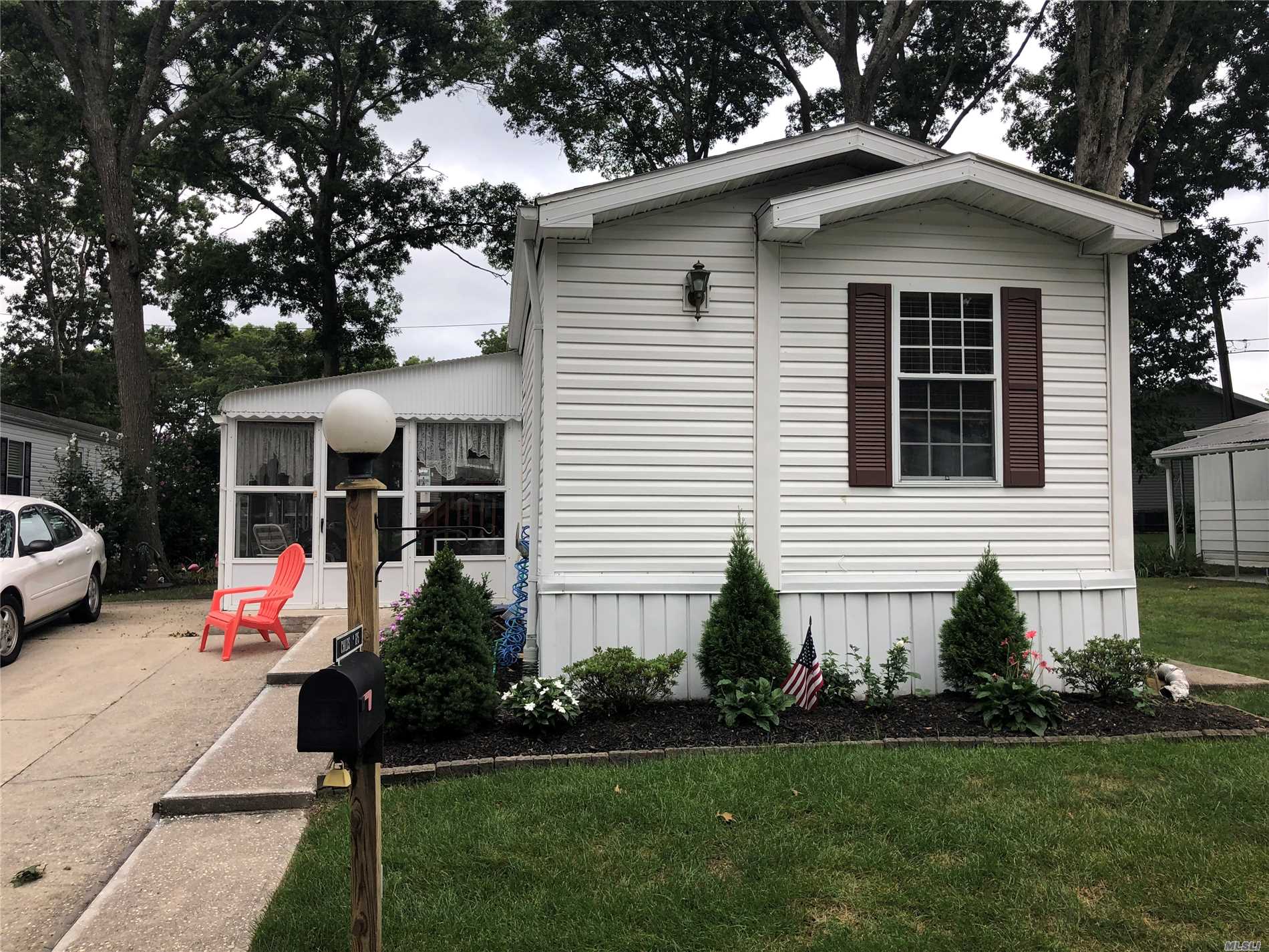 #1 photo, 1661-125 Old Country Road, Riverhead , NY 11901