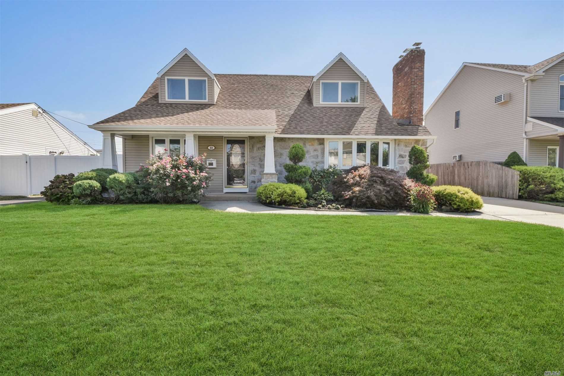 #1 photo, 33 Seitz Drive, Bethpage , NY 11714