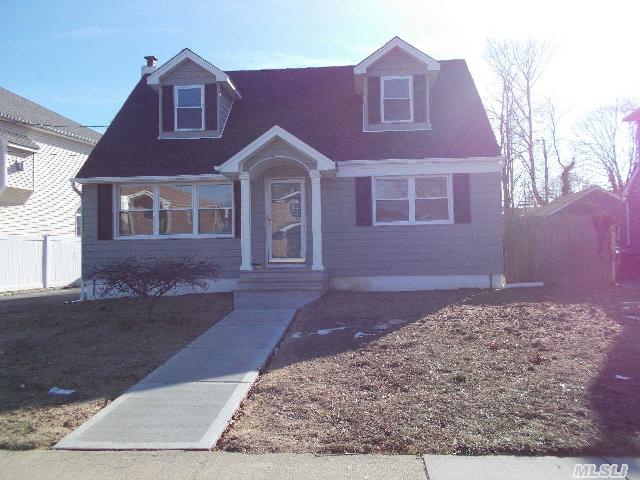 #1 photo, 124 Old Mill Road, ナッソー郡 North Merrick , NY 11566