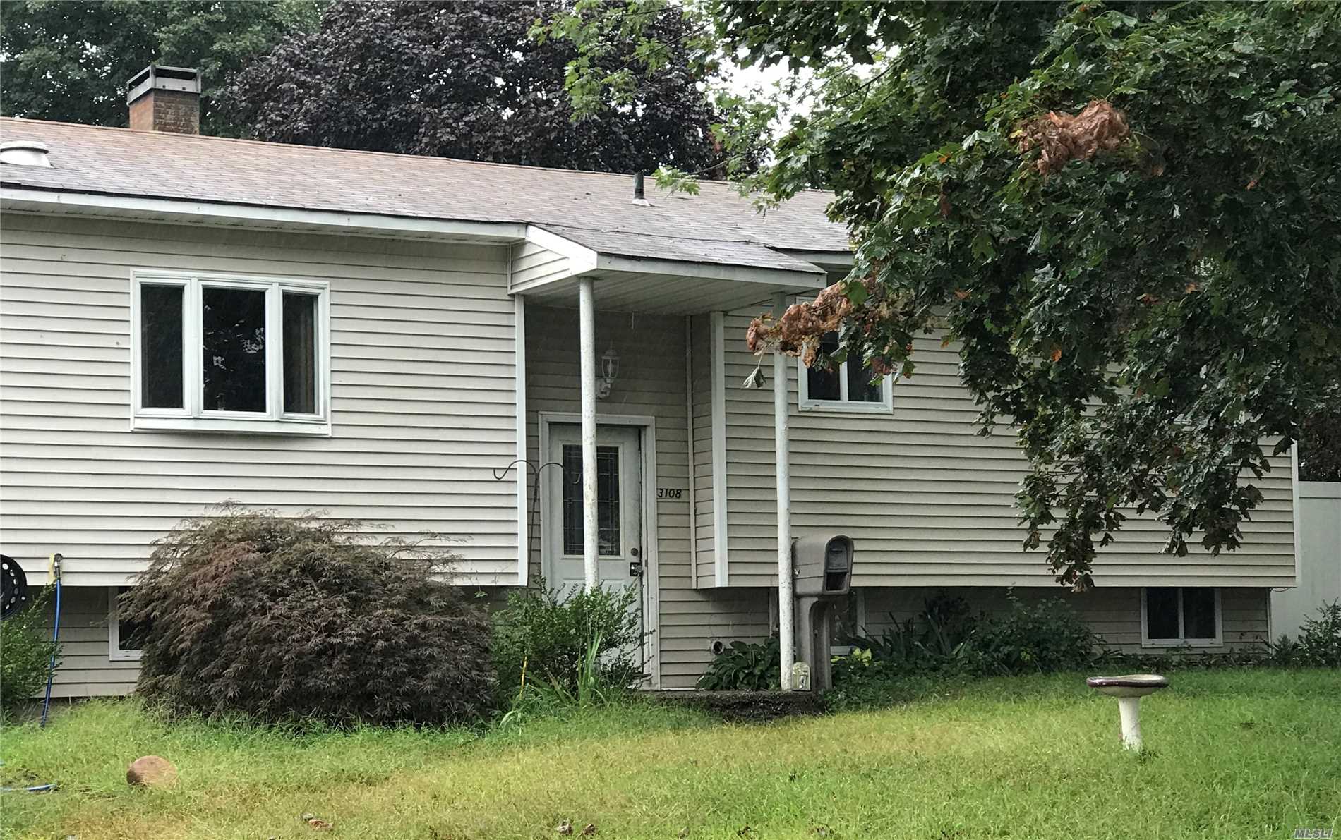 #1 photo, 3108 Heather Avenue, 東長島 Medford , NY 11763