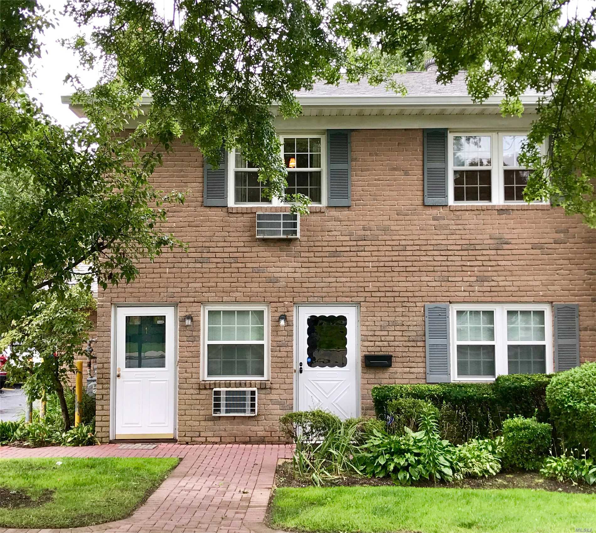 #1 photo, 1 Springwood Drive, North Babylon , NY 11703