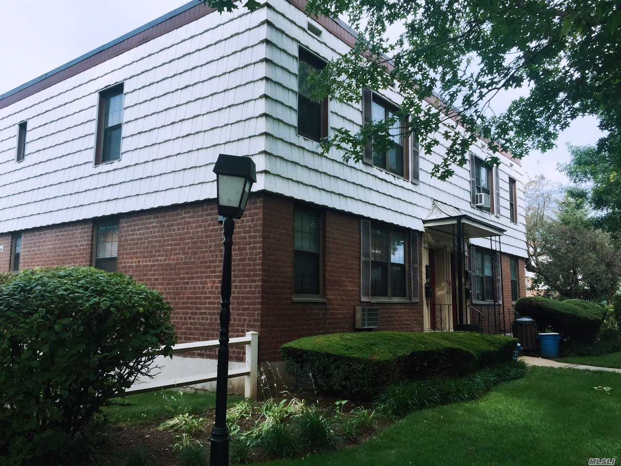 #1 photo, 70-11 E Park Drive, クイーンズ区 Kew Garden Hills , NY 11367