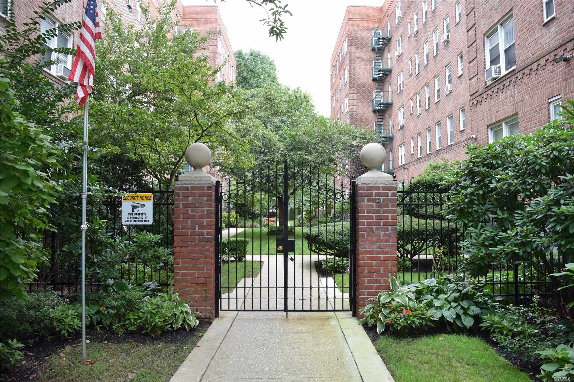 #1 photo, 36 Cathedral Avenue, ナッソー郡 Hempstead , NY 11550