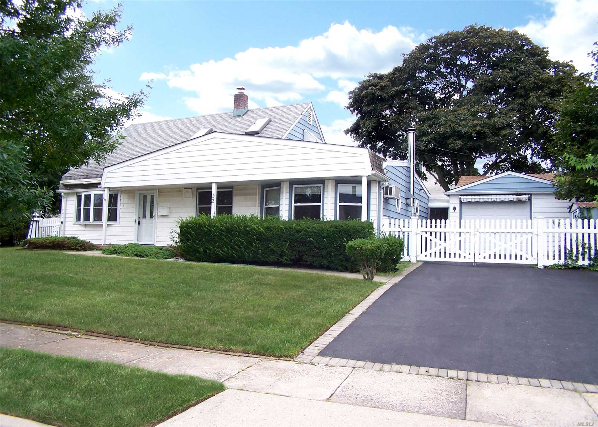 #1 photo, 32 Water Lane, Levittown , NY 11756