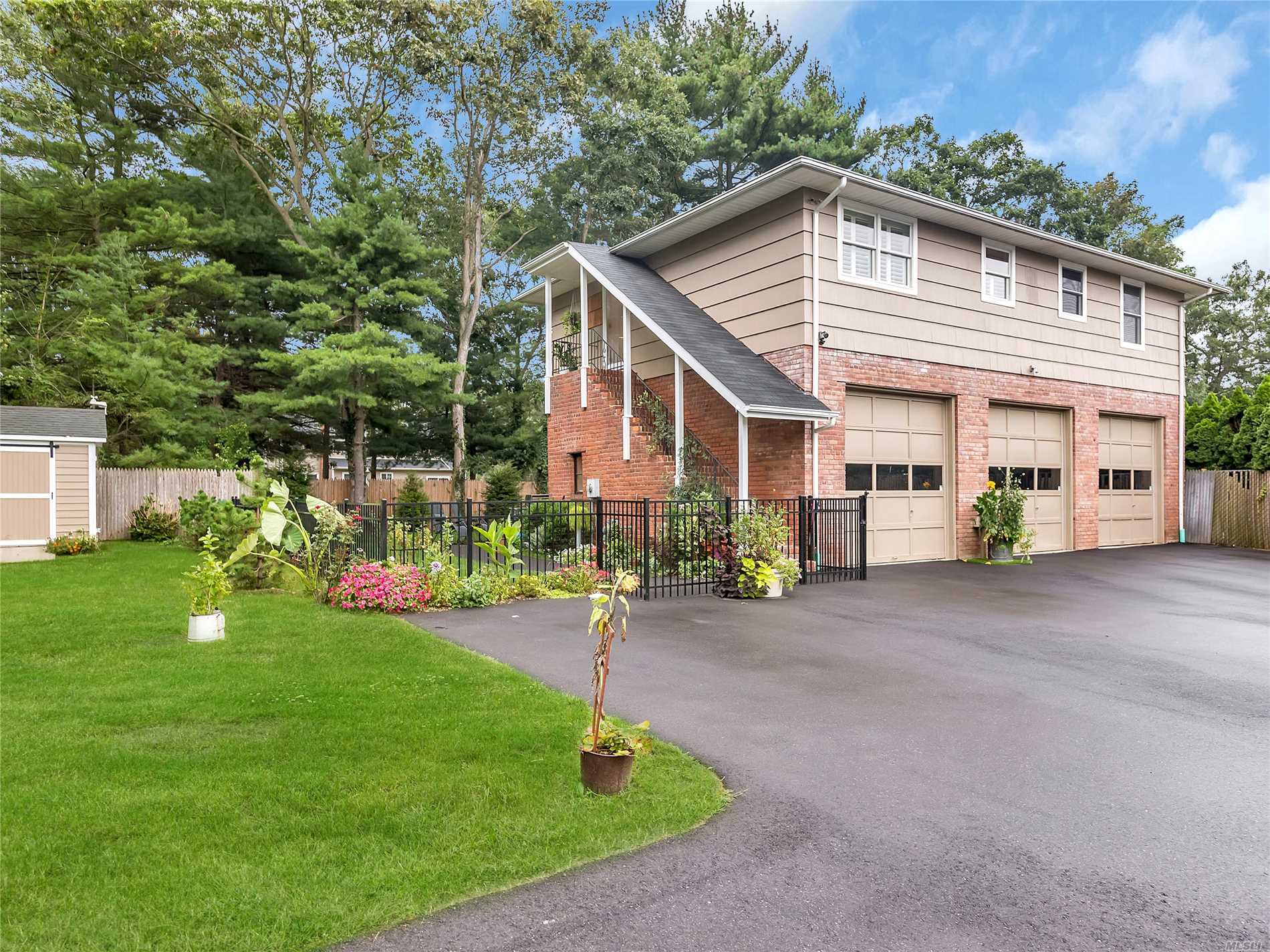 #1 photo, 39 Suburban Lane, سوفولك Nesconset , NY 11767