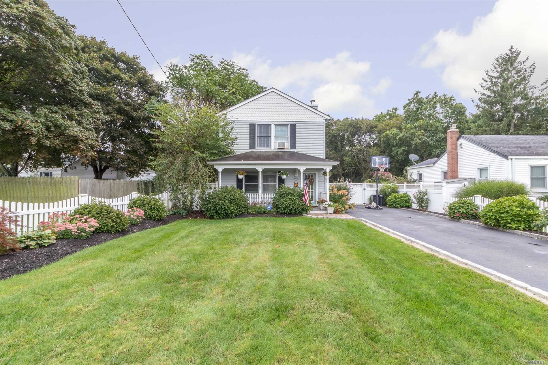 #1 photo, 146 Saxton Street, Саффолк ‖ Patchogue , NY 11772