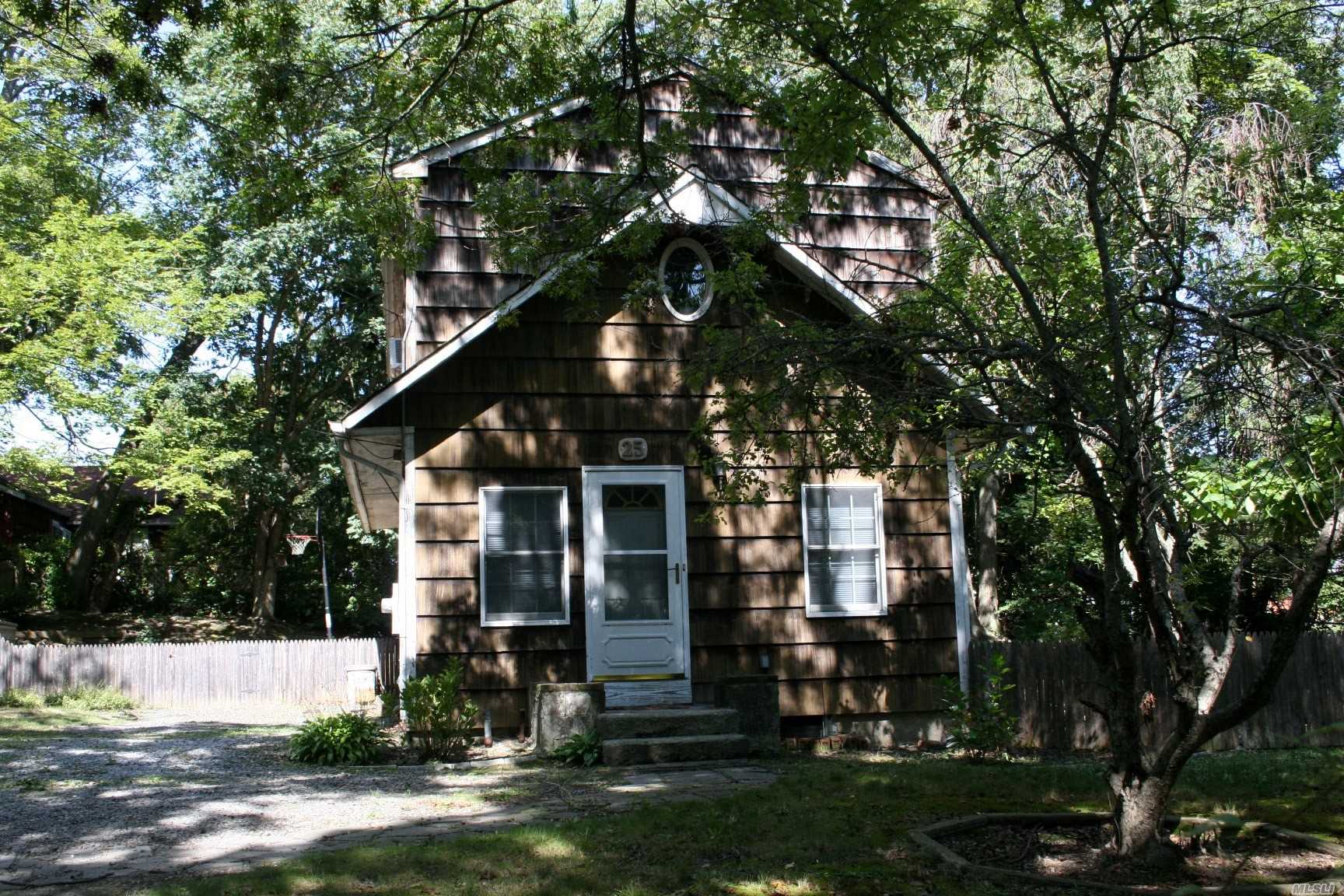 #1 photo, 25 Clearview Avenue, सफ़ोक काउंटी Selden , NY 11784