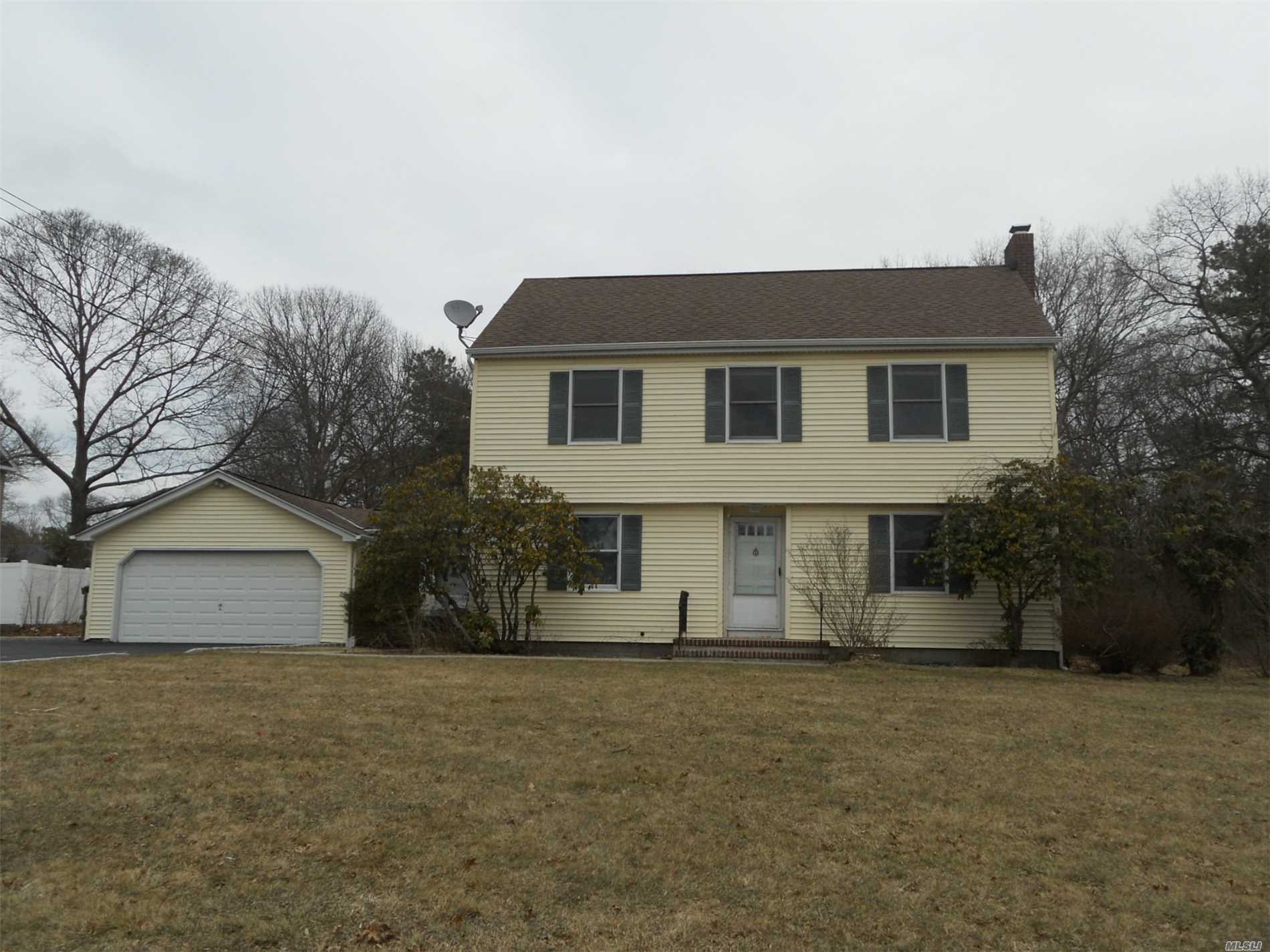 #1 photo, 1213 Broadway Avenue, 东长岛 Holbrook , NY 11741