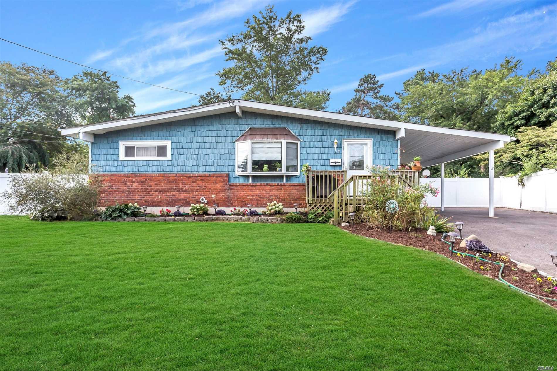 #1 photo, 12 Dawn Crescent, Саффолк ‖ Central Islip , NY 11722