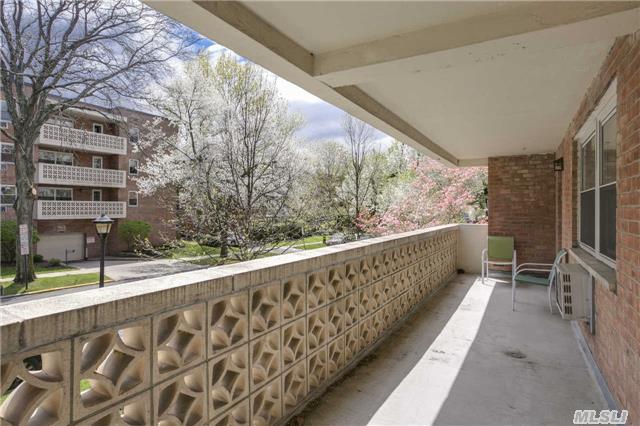 #1 photo, 45 Hillpark Avenue, Great Neck , NY 11021