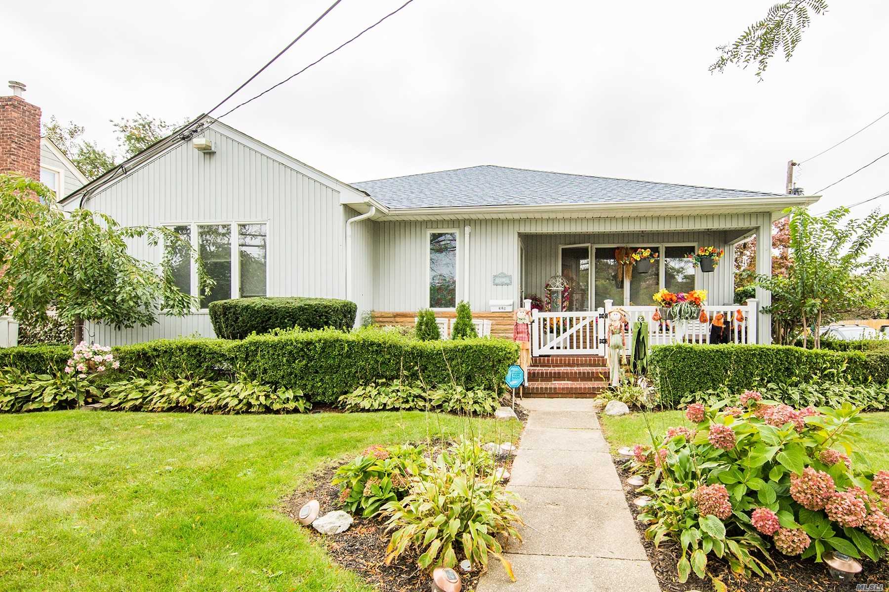 #1 photo, 320 Doughty Boulevard, 長島 Inwood , NY 11096