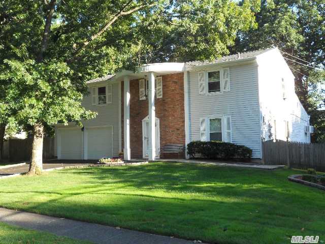 #1 photo, 30 Hewes Street, サフォーク郡 Port Jefferson Station , NY 11776