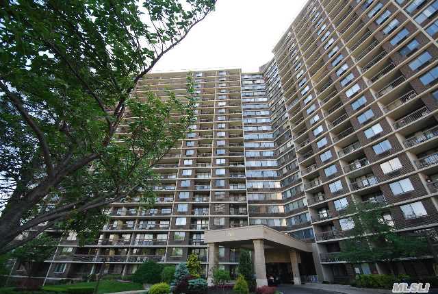 #1 photo, 2 Bay Club Dr, Bayside , NY 11360