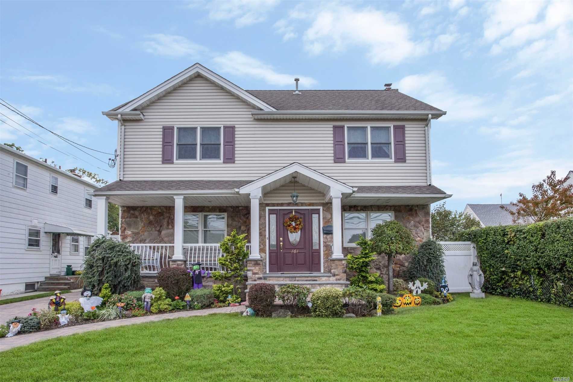 #1 photo, 161 Roxbury Road, Garden City South , NY 11530