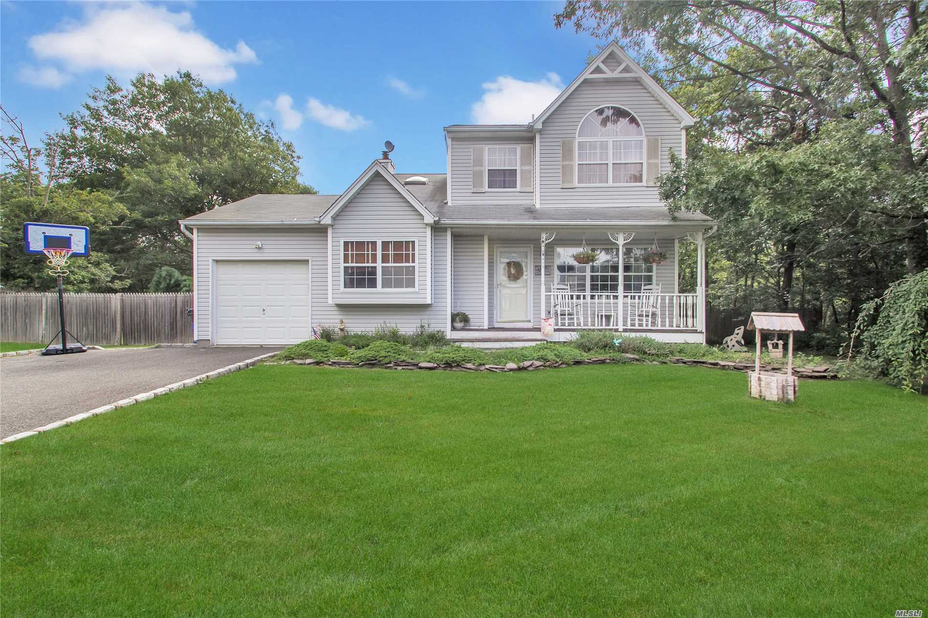 #1 photo, 45 Ciliotta Lane, सफ़ोक काउंटी Port Jefferson Station , NY 11776